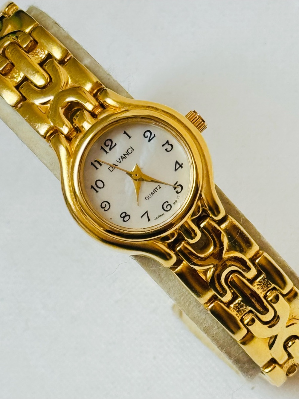 Vintage Da Vanci Small Face Mother Of Pearl Women's Watch Gold Bracelet